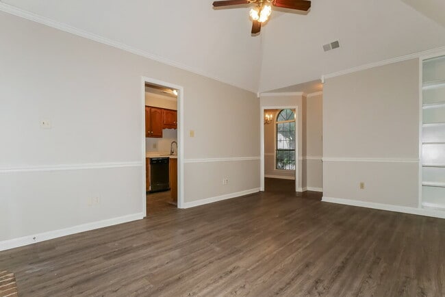 Photo - 2590 Laurelcrest Dr