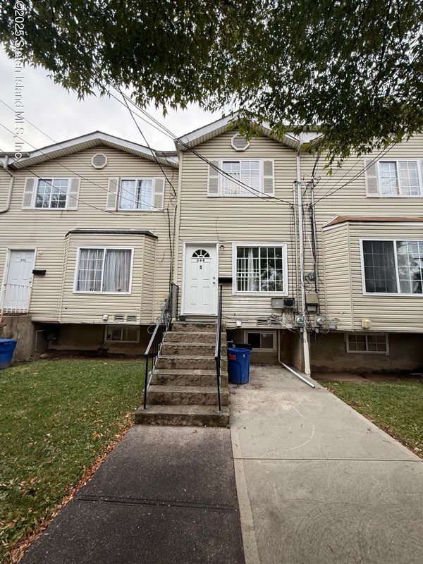 Building Photo - 348 Targee St