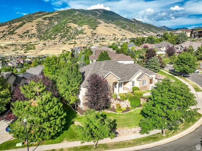 Photo - Beautifully Updated Canyon Oaks Executive Home with Stunning Views