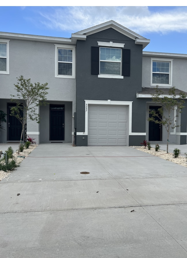 5247 Dragonfly Dr