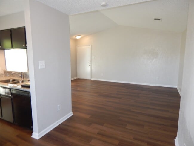 Photo - 204 Northpointe Ave Unit 204
