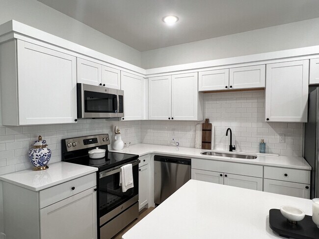 Photo - 219 Johnson Cir