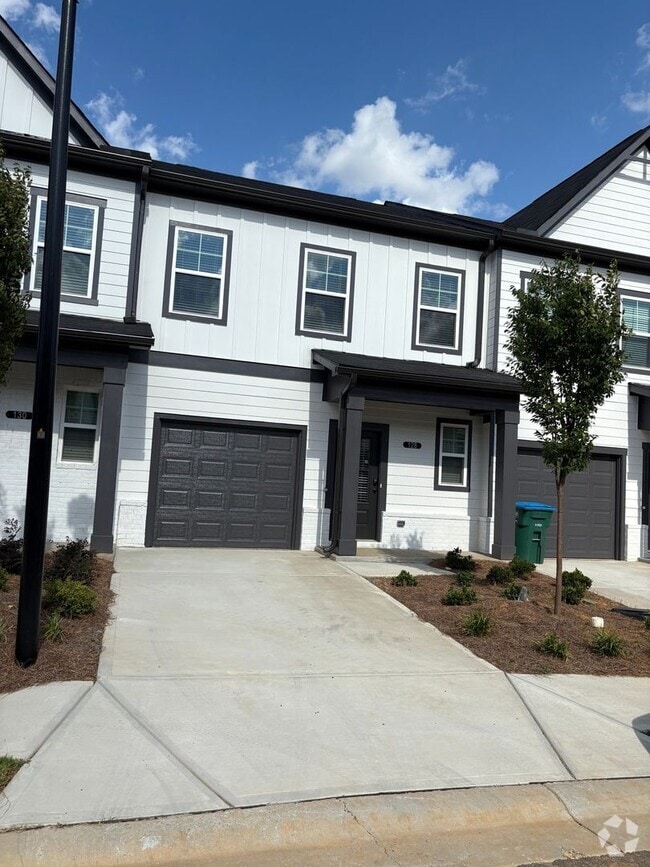 Building Photo - Charming 3BR Townhome in Adairsville