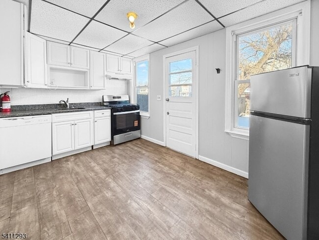 Photo - 201 Cedar Alley