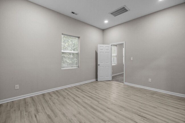126 Linden Ave Unidad #2