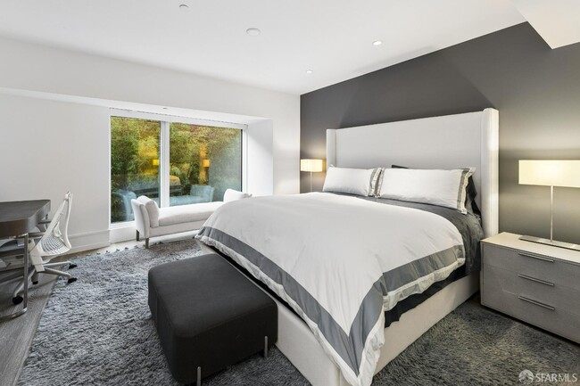 Photo - 2121 Webster St