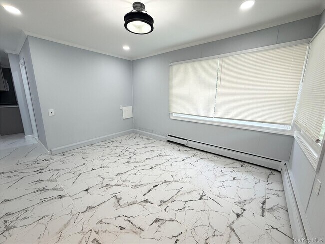 Photo - 190 Meridian Rd