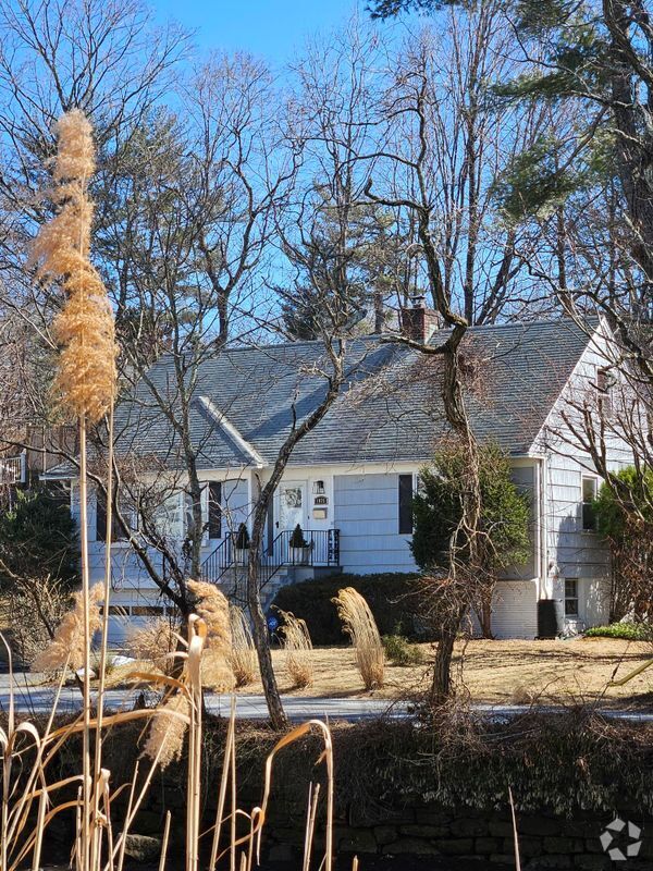 Building Photo - 1035 Shore Acres Dr Rental