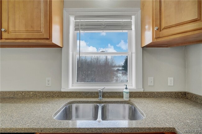 Photo - 4510 Broadway