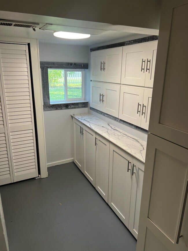 Photo - 220 N Graylynn Dr