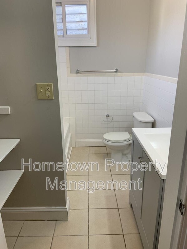 Photo - 69 Main St Unit APT D