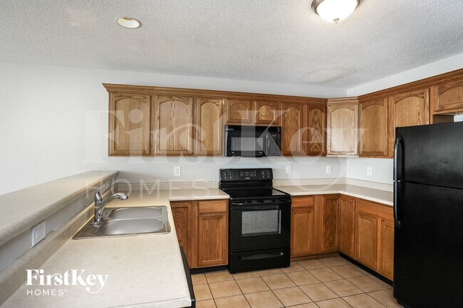 Photo - 1451 Round Lake Rd