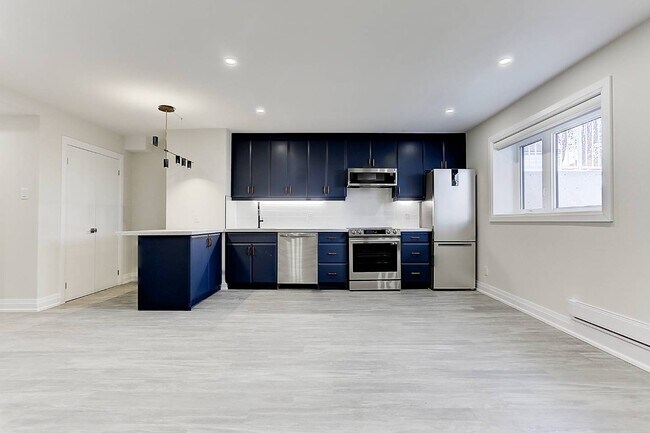 Photo - 2071 Keele St Unit Lower