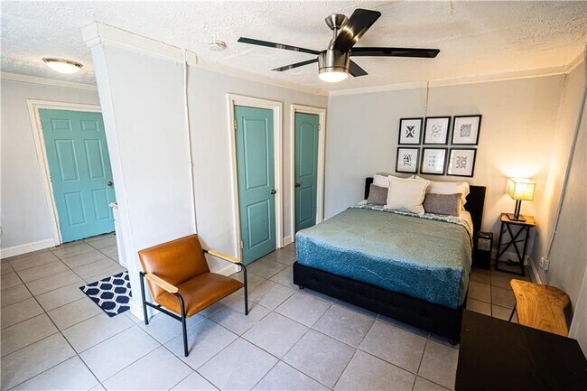 Photo - 235 Walnut St NW