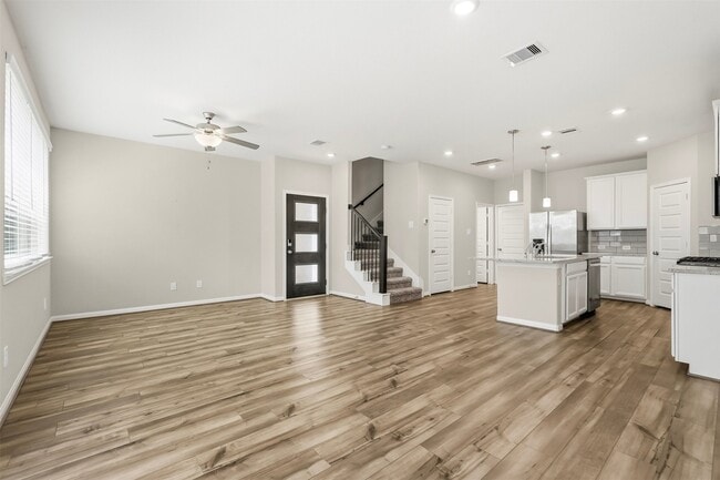 Photo - 1516 Lakeline Oak Dr