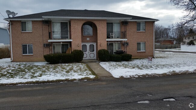 Building Photo - 308 Frontier Ave Unit 2 Rental