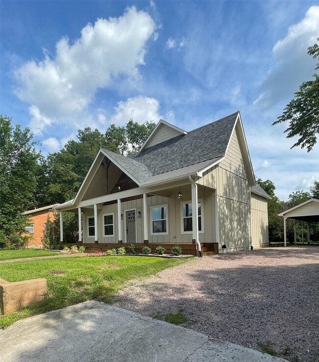 Photo - 104 Charter St