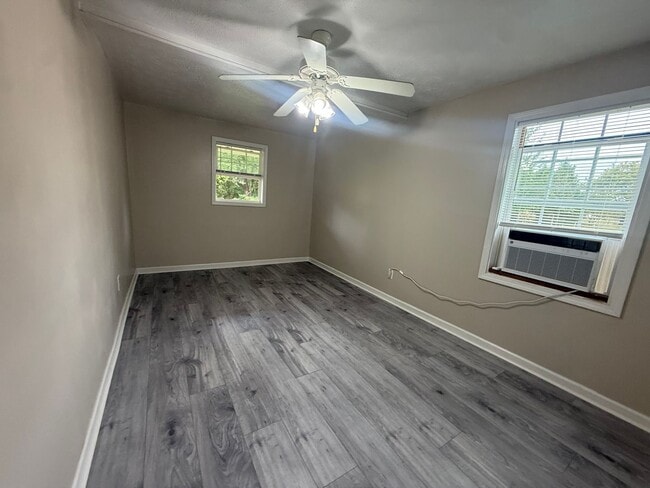 27 Todd St NE