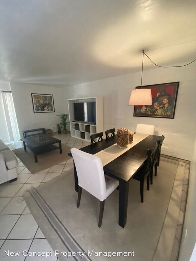 Photo - Furnished 2 bedroom Unit M