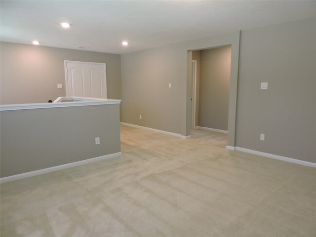 Building Photo - 1102 Upton Ct