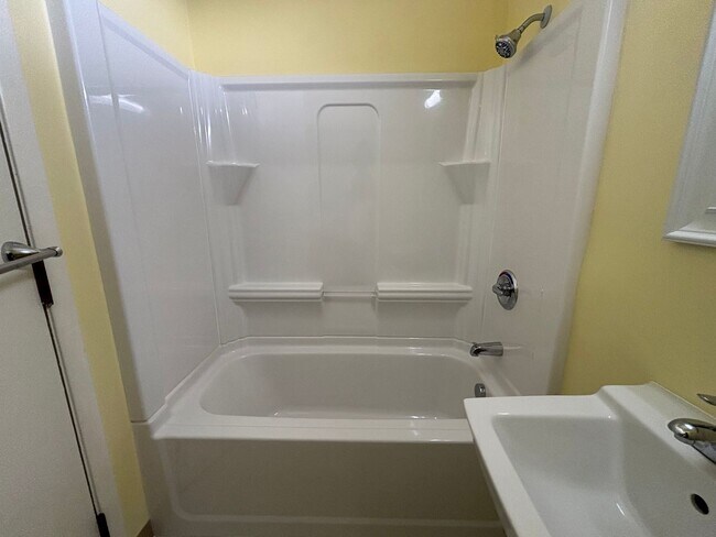 310 Montgomery St Unit 2