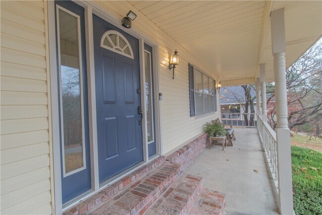 Photo - 15284 Putman Rd