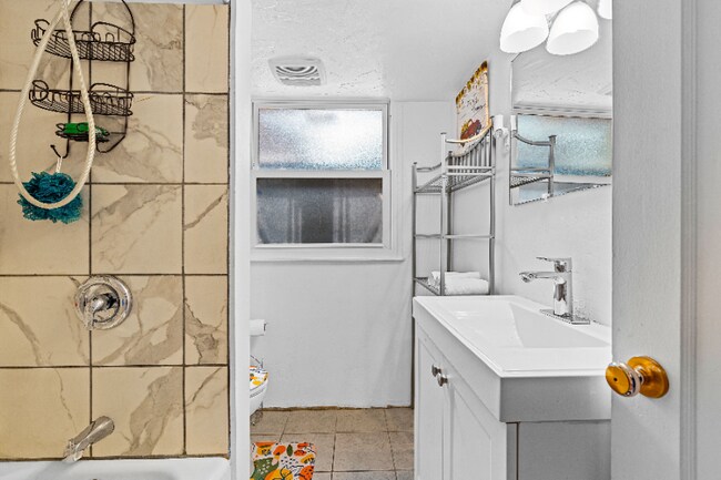 Photo - 470 Edith Ave S