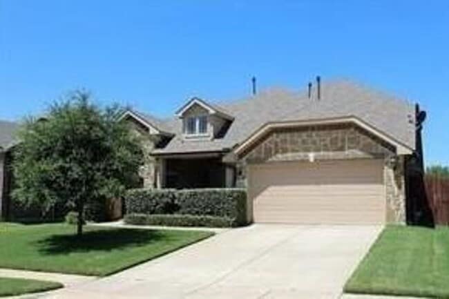 Building Photo - Great Location, available NOW!