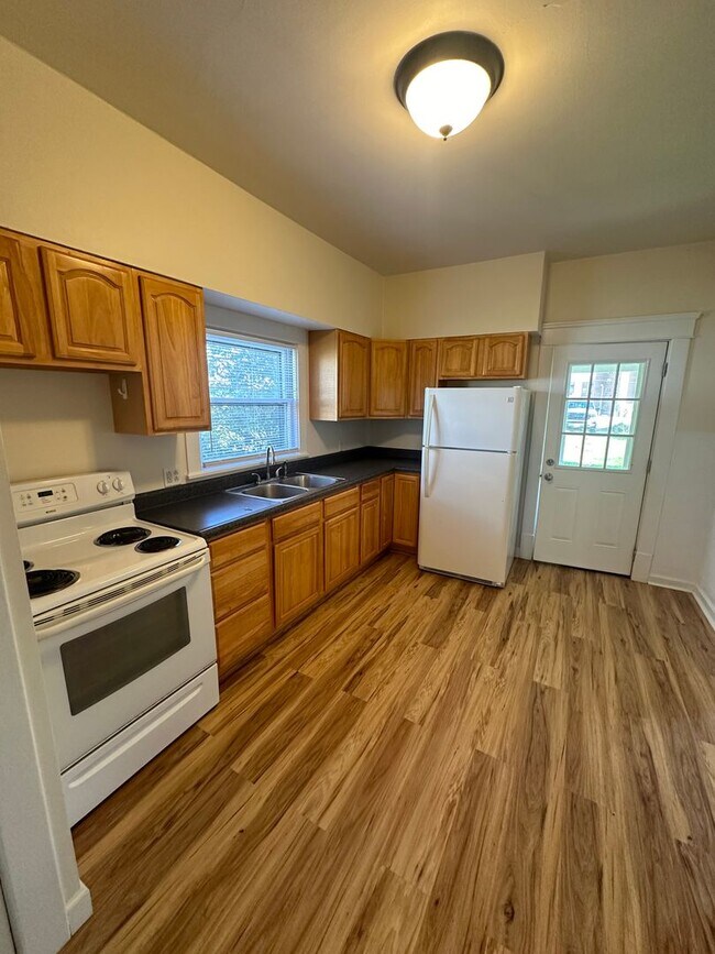 Photo - New Listing SINGLE FAMILY HOME!