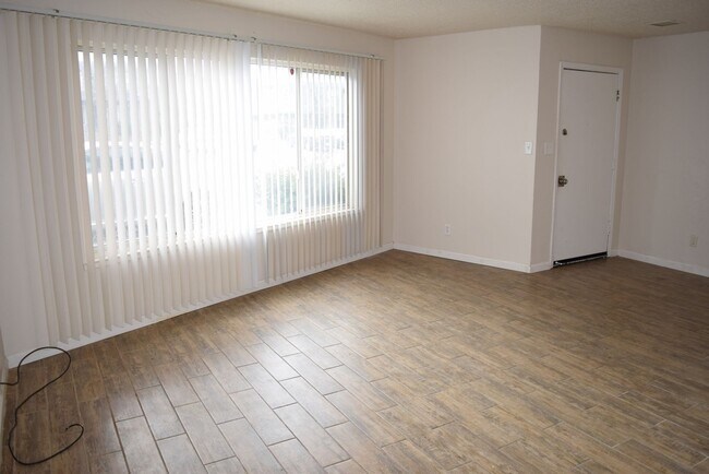 Photo - 6049 Northcrest Cir