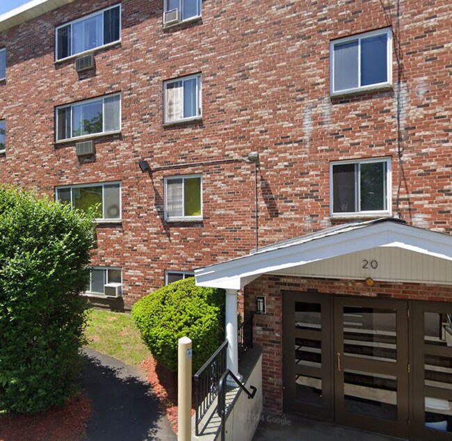 Building Photo - 20 Radcliffe Rd Rental