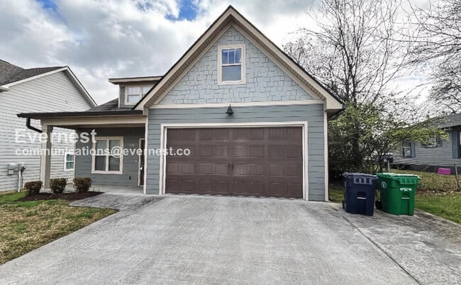 Photo - Spacious 3 Bed, 2.5 Bath Home with 2 Car Garage