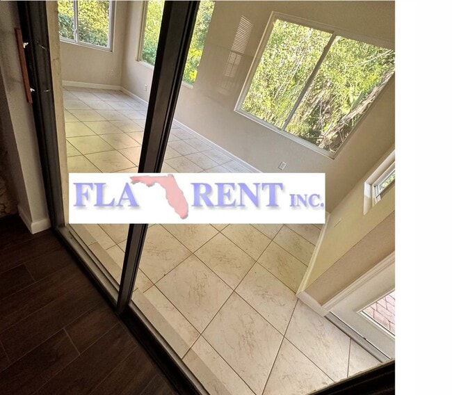 Photo - 4/3.5/2 in the Wedgewood Area