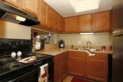 1BR, 1BA - 862 SF Greater Serenity - Kitchen