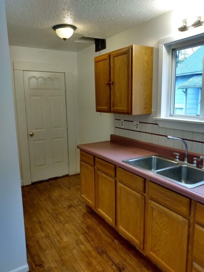 Photo - 701 Litchfield St Unit 1