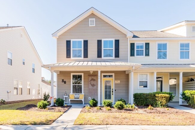 Building Photo - Three Bedroom Updated Townhome in Bluffton Park!