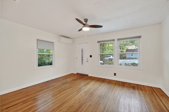 Photo - 106 McKennell Dr