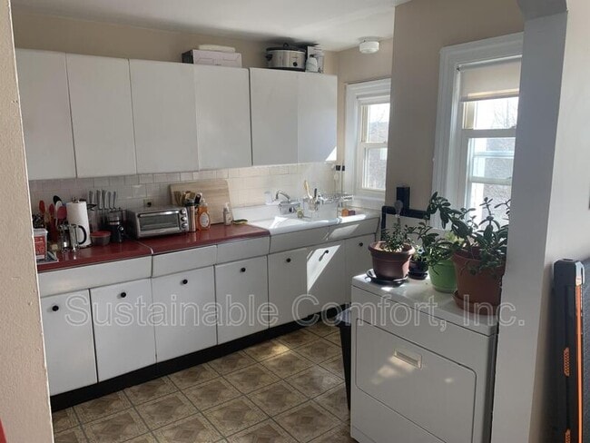 Photo - 827 Pleasant St