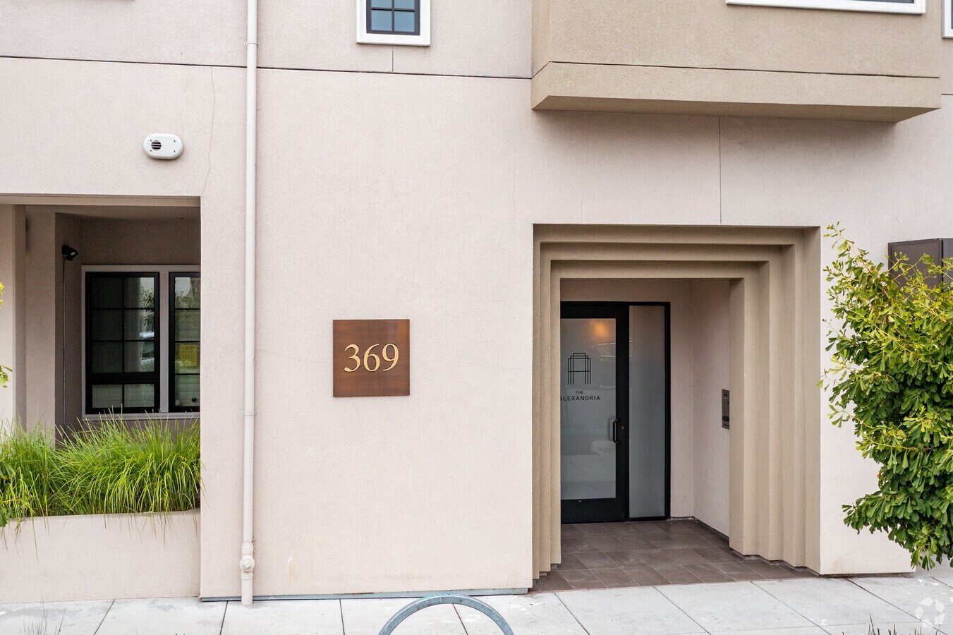 Entrada - The Alexandria