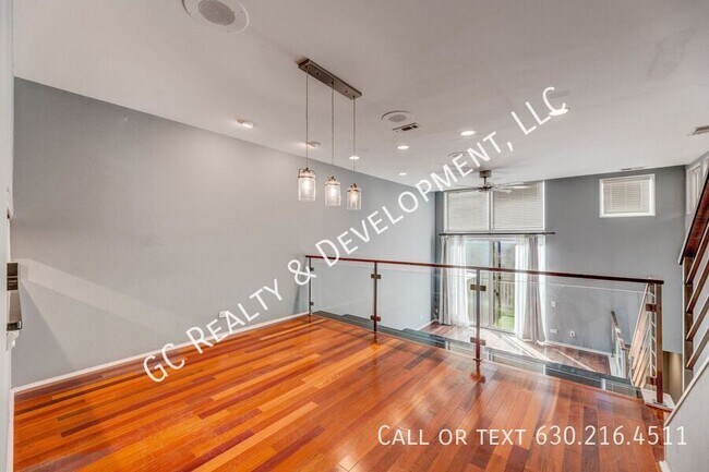 Photo - 2753 N Wayne Ave Unidad A