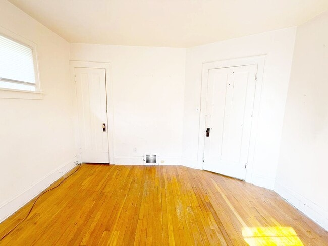 Photo - 3 BED 1 BATH BEAUTIFUL SINGLE FAMILY HOME