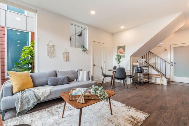 Photo - 1215 E Union St Unit ID1035940P