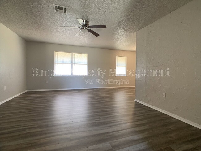 Photo - 14206 NE 4th St