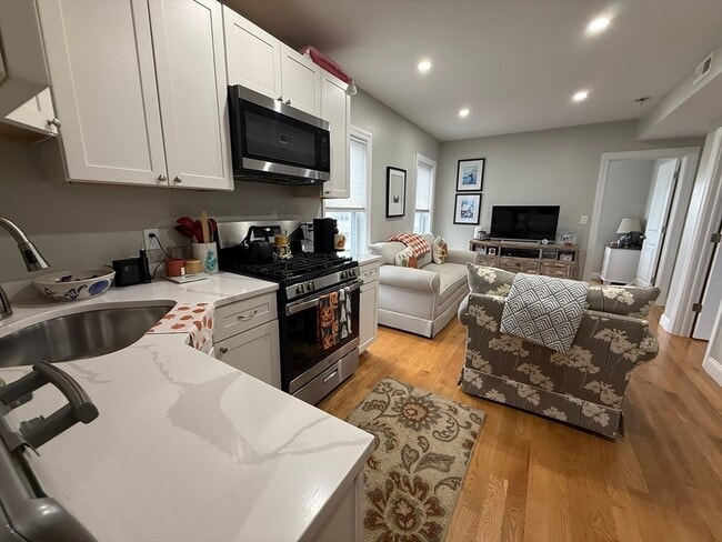 Photo - 1021 Winthrop Ave Apartment Unit #2