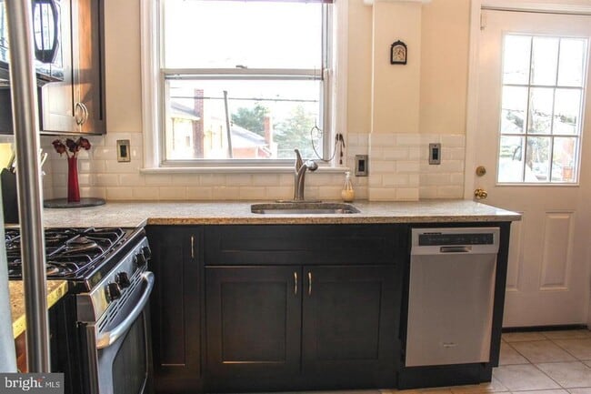 Photo - 3616 Kemper Rd