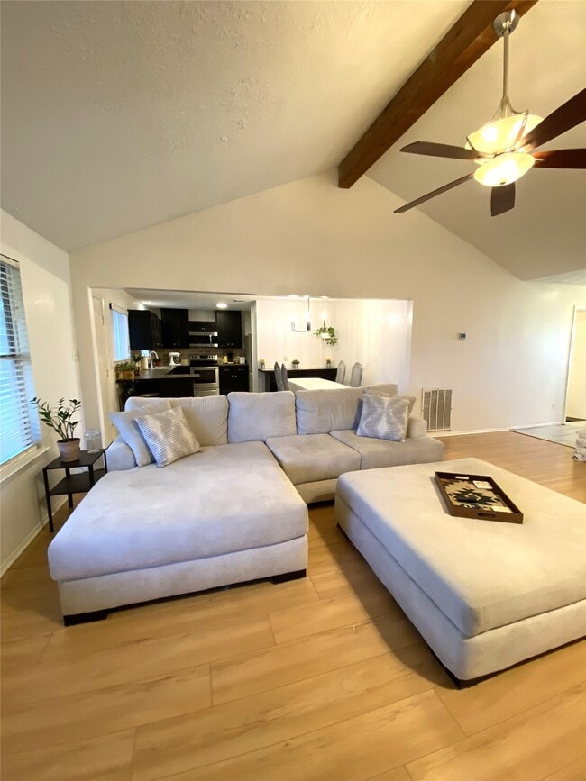 Photo - 9810 Shell Rock Rd