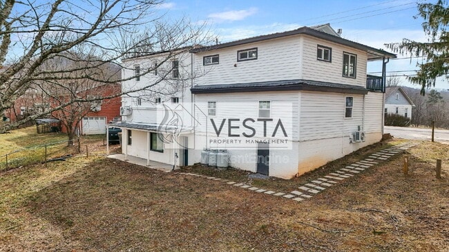 Photo - 2383 Dutch Cove Rd Unit 3