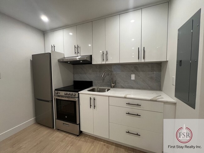 Photo - 927 Chestnut St