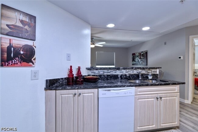 Photo - 1775 Four Mile Cove Pkwy Unidad 1223