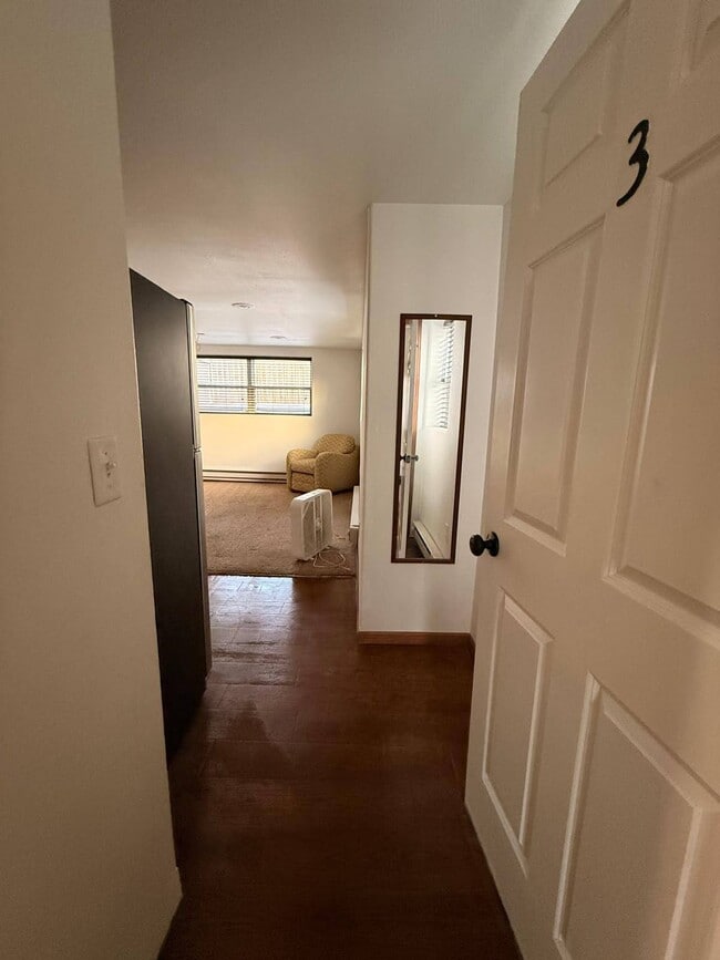 Building Photo - 1011 5th Ave SE Unit #3